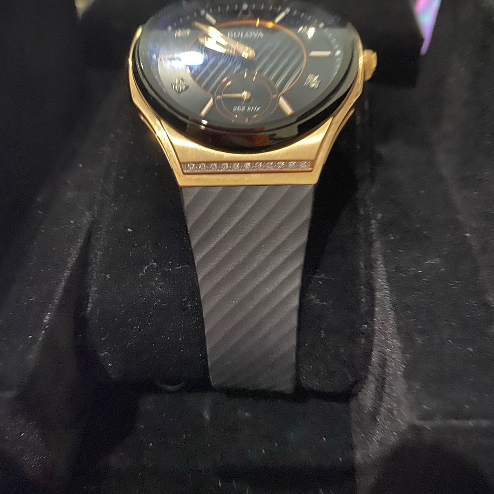 Bulova - Picture 2 of 2